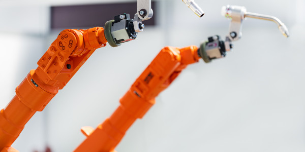 Células Robotizadas les Piles · Células de Montaje para Soldadura Automatizada y Pintado