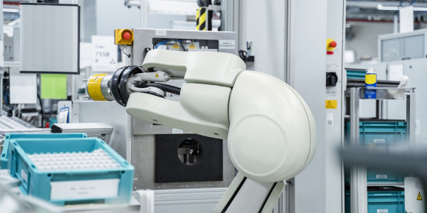 Robots Industriales / Robotización / Cobots Vallmoll · Robot para Corte por Ultrasonidos / Soldado por Ultrasonidos